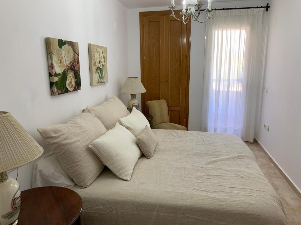 Primera Linea De Playa En Chapas Apartment Marbella